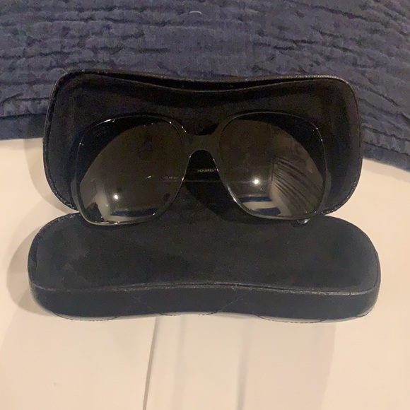 Chanel sunglasses - Picture 3 of 8